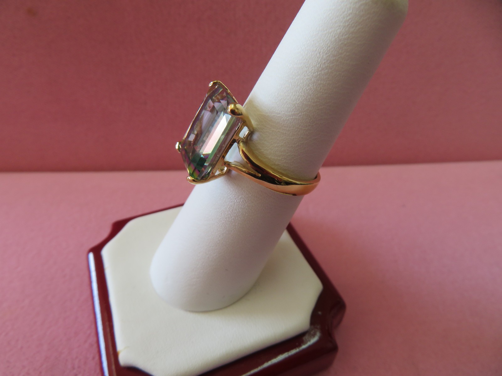 14k Solid Y. Gold Mystic Topaz Ring Size 7.25 – 4.38 Grams