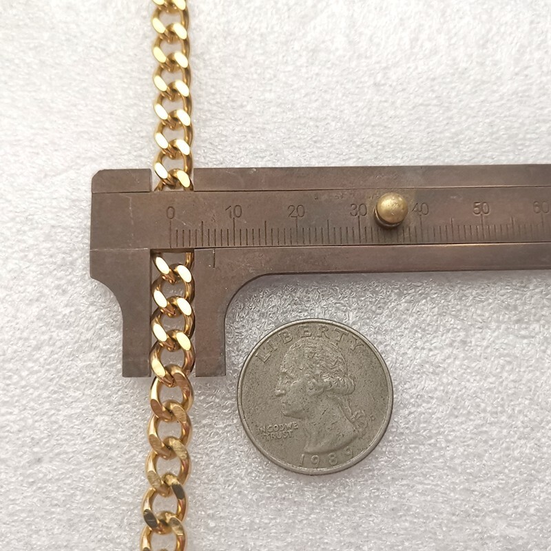 Ladies’ gold-plated bracelet with fashion and versatile styles to choose from