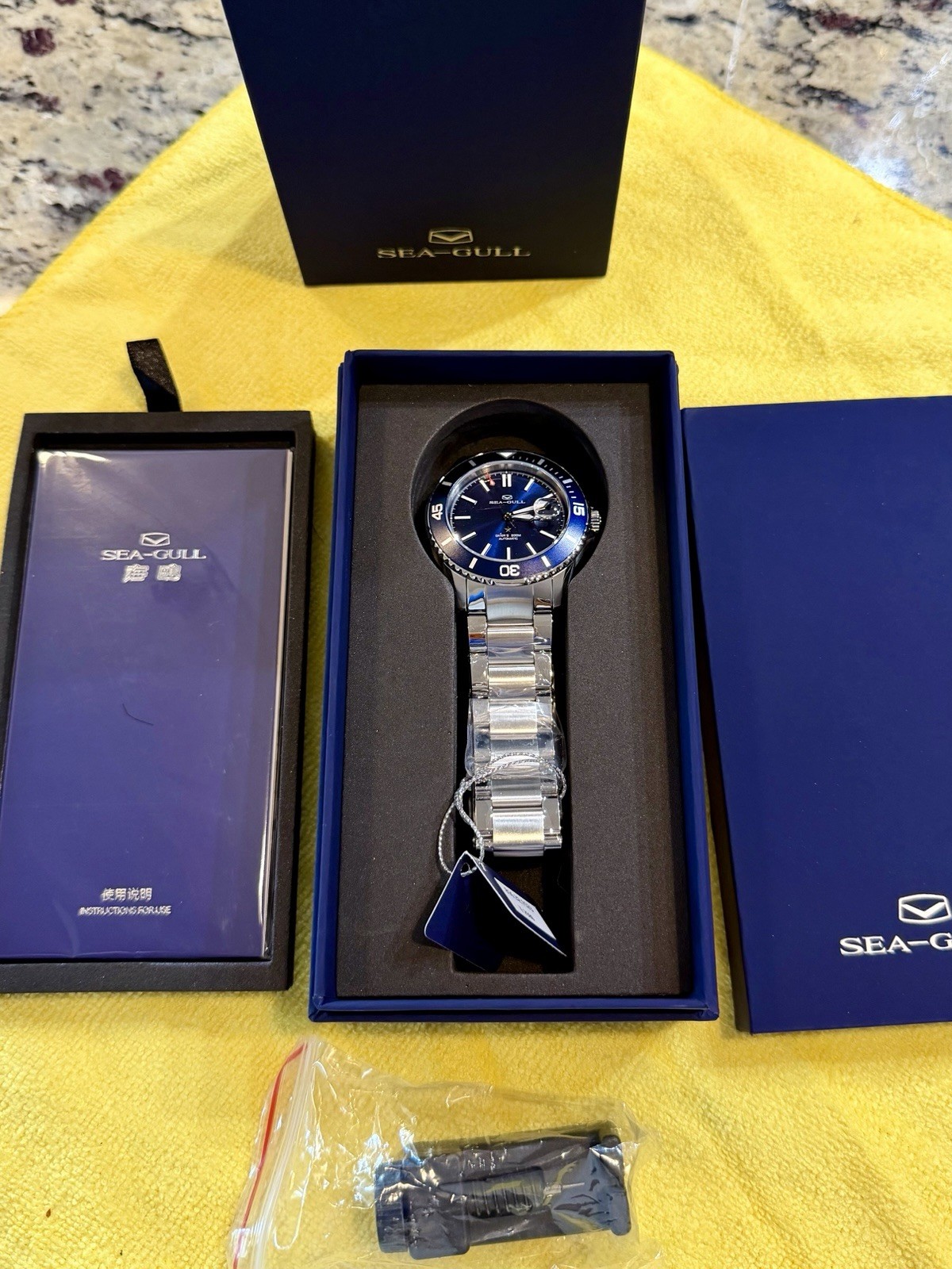 Sea-Gull ST2130 Automatic Ocean Star Diver – Deep Blue Dial, Sapphire, 200M