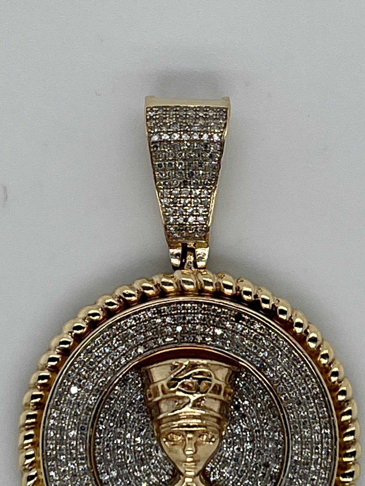 Gents 10KT Yellow Gold Round 30mm Approx 1.25ctw Diamond Pendant 9.3gr
