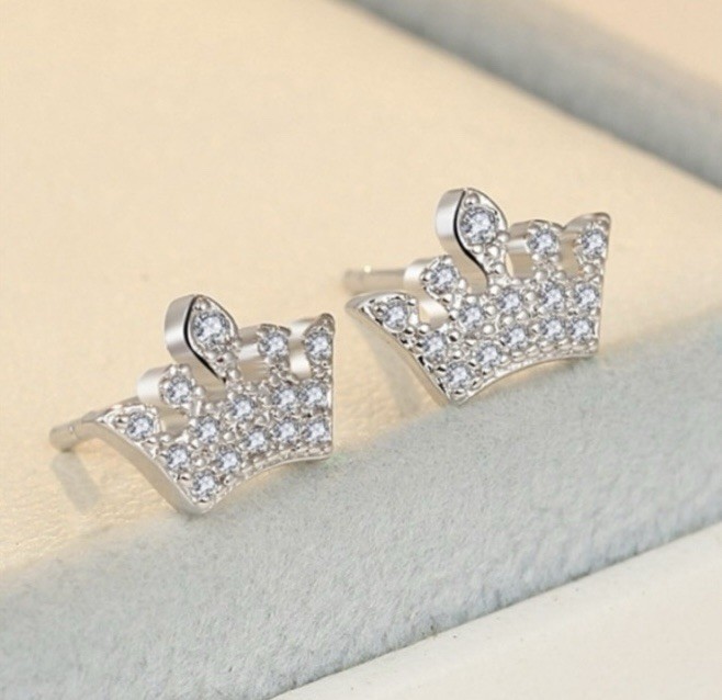Sparkling 925SS Cubic Zirconia Crown Earrings & Silver Filled Ring Size 9 Set