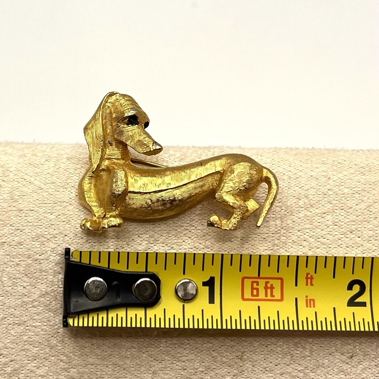 Boucher Daschund Brooch Brushed Goldtone VTG Pin Wiener Dog Signed & Numbered