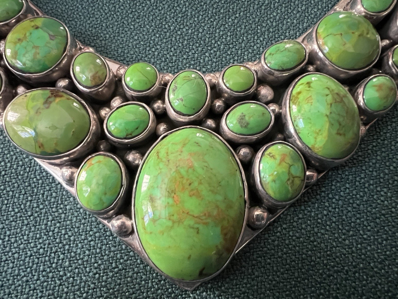 SOUTHWEST STYLE LIME GREEN TURQUOISE STERLING SILVER ARTISAN BIB COLLAR NECKLACE