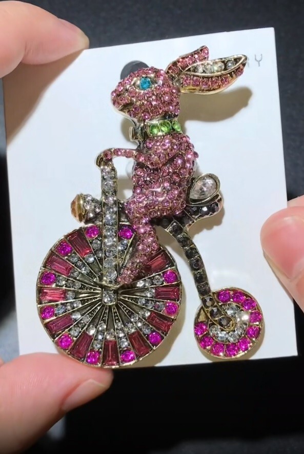 Riding Bike Rabbit Brooch Fashion Rhinestone Party Animal Pin Women Jewelry Gift