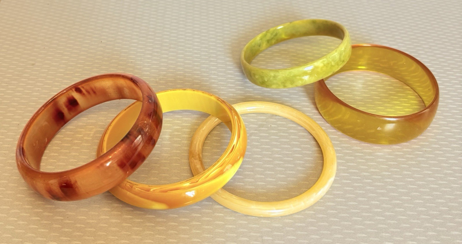 Vintage Lucite Plastic Bangle Lot 5 That I Really Hoped Were Bakelite But Not