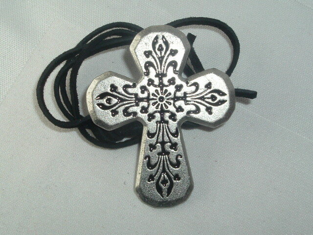 MEN’S SILVER TONE METAL GOTHIC CROSS BLACK ENAMEL INLAY LEATHER CORDING NECKLACE