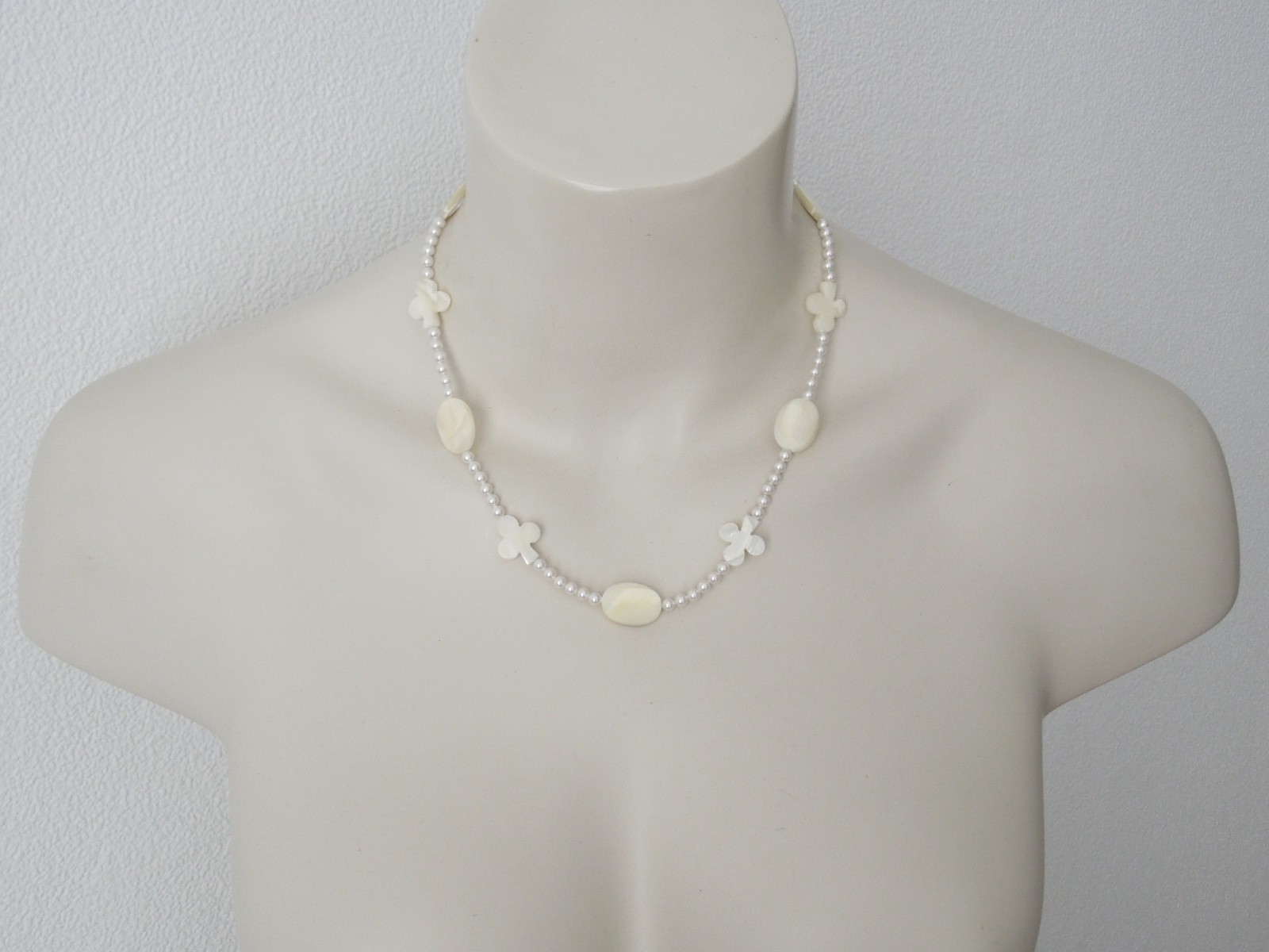 Necklace Mother Of Pearl Elements And Artificial Pearls 21.9 G/Approx. 49 Cm