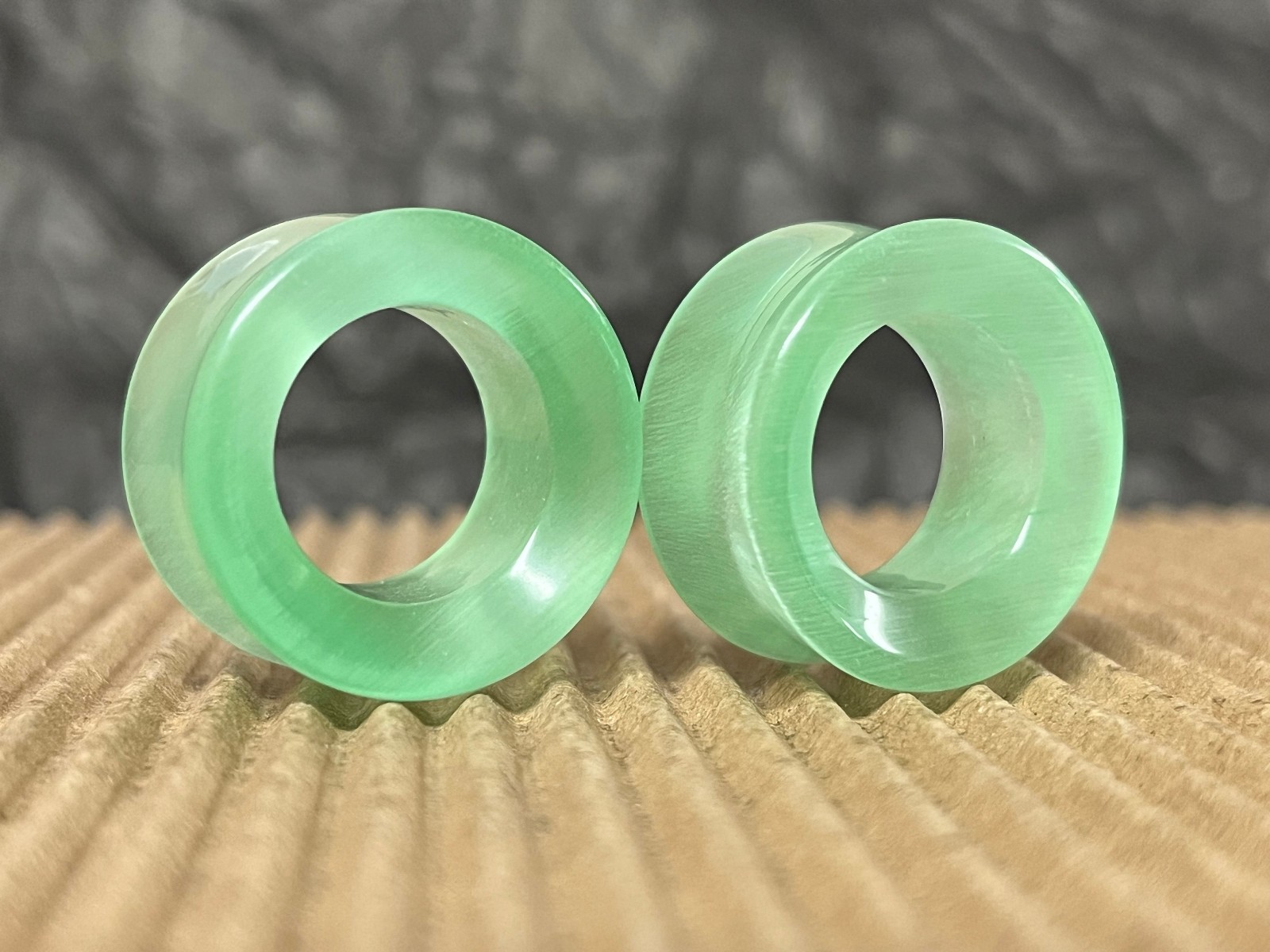 PAIR Green Cat Eye Stone Double Flare Tunnels Plugs Earlets Gauges Body Jewelry