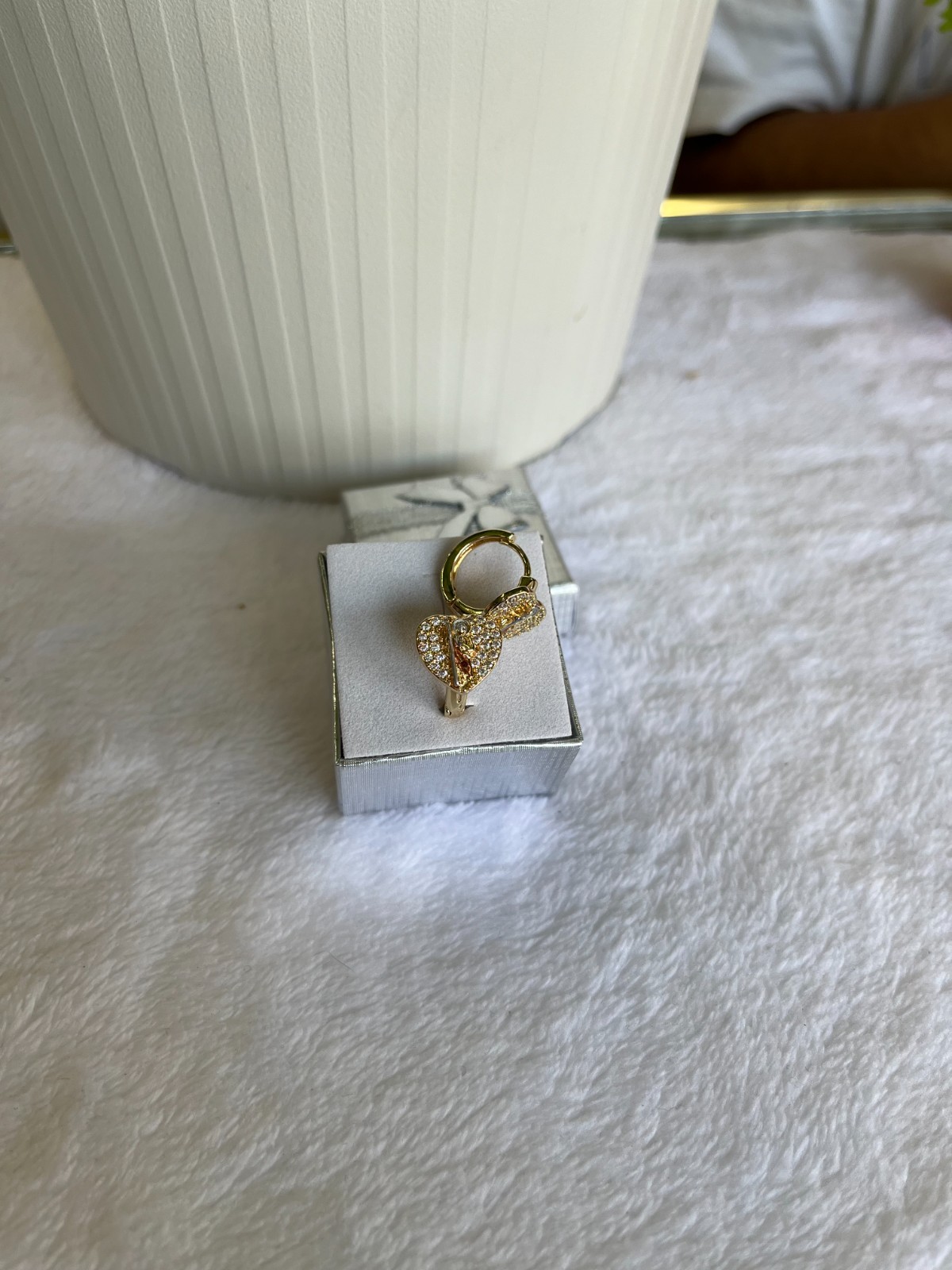 Aretes de oro laminado para mujer