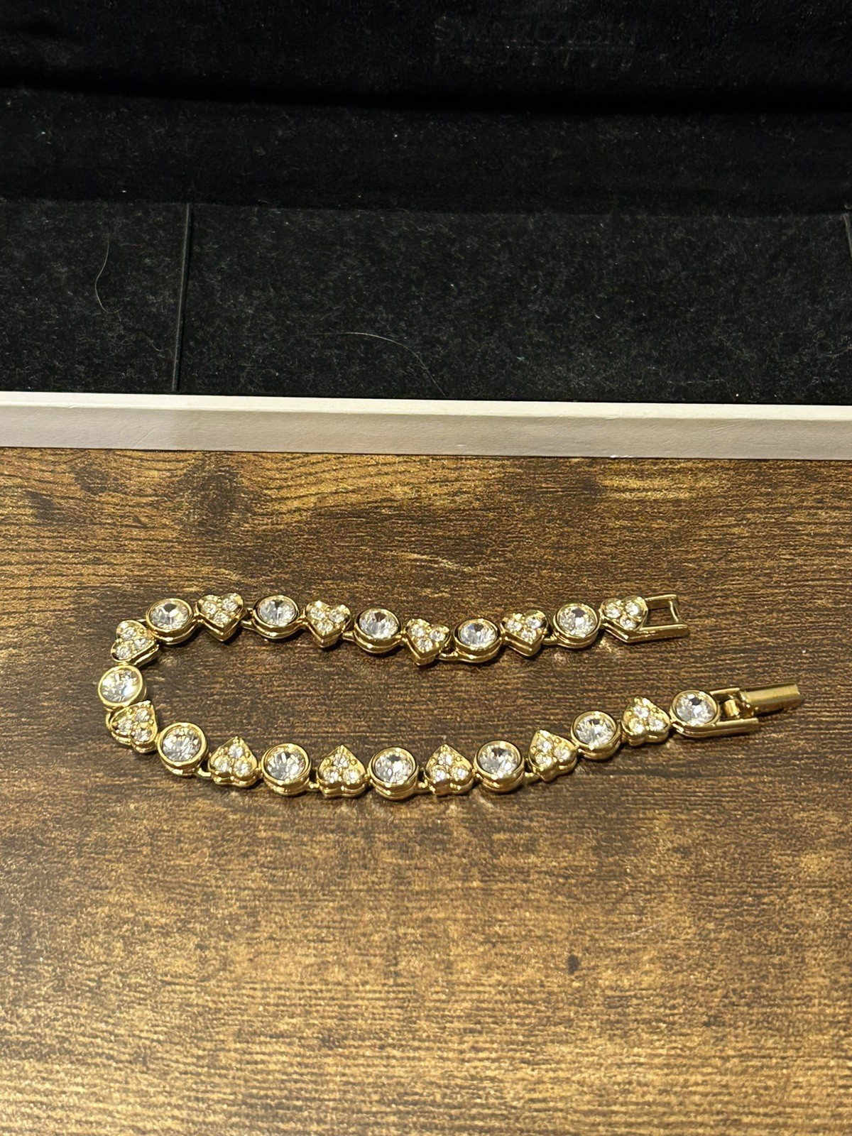 Stunning Swarovski Clear Heart Yellow Gold Plated Tennis Bracelet 18.5 cm approx