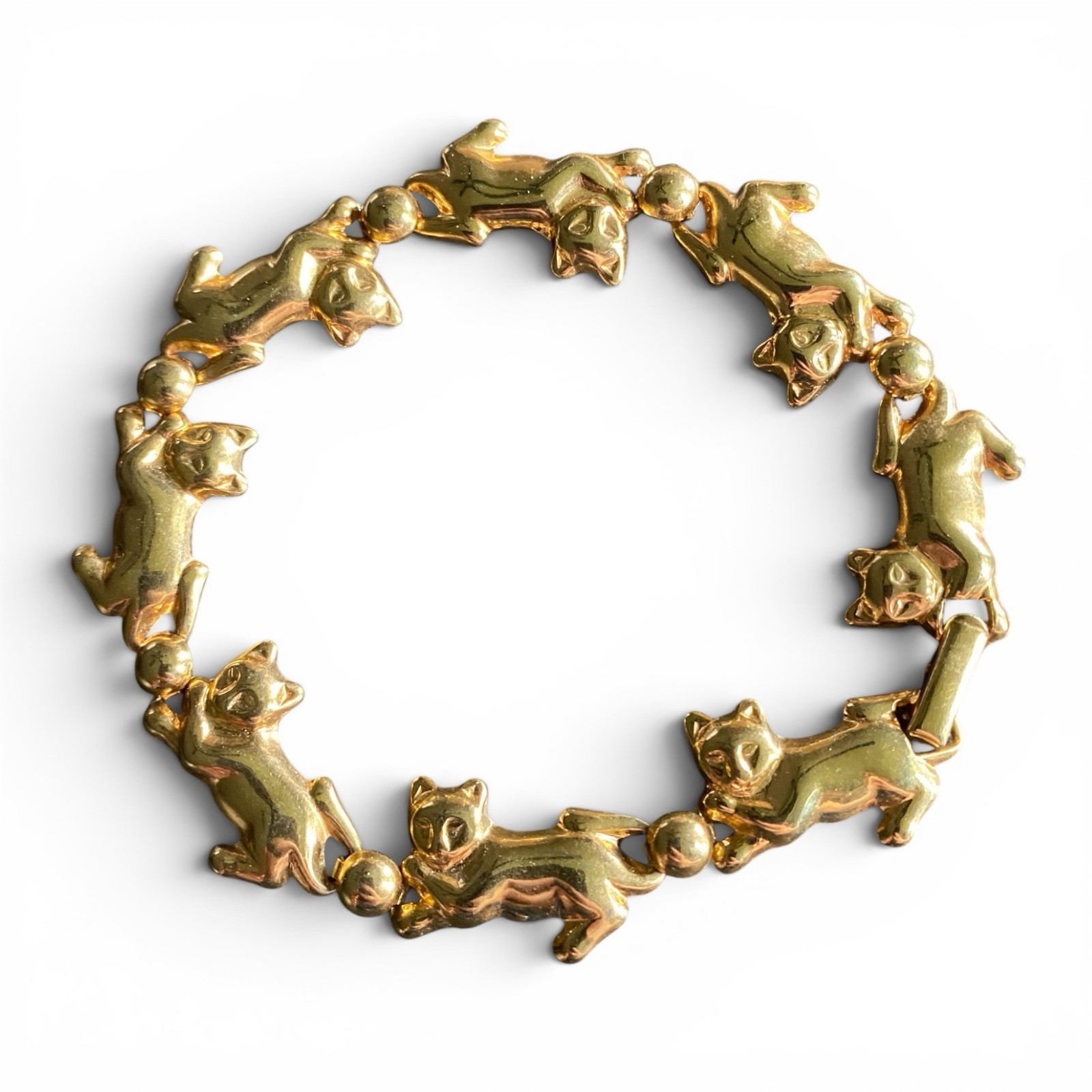 Vintage Cat Link Bracelet Gold Tone Playing With Yarn Chain Kittens