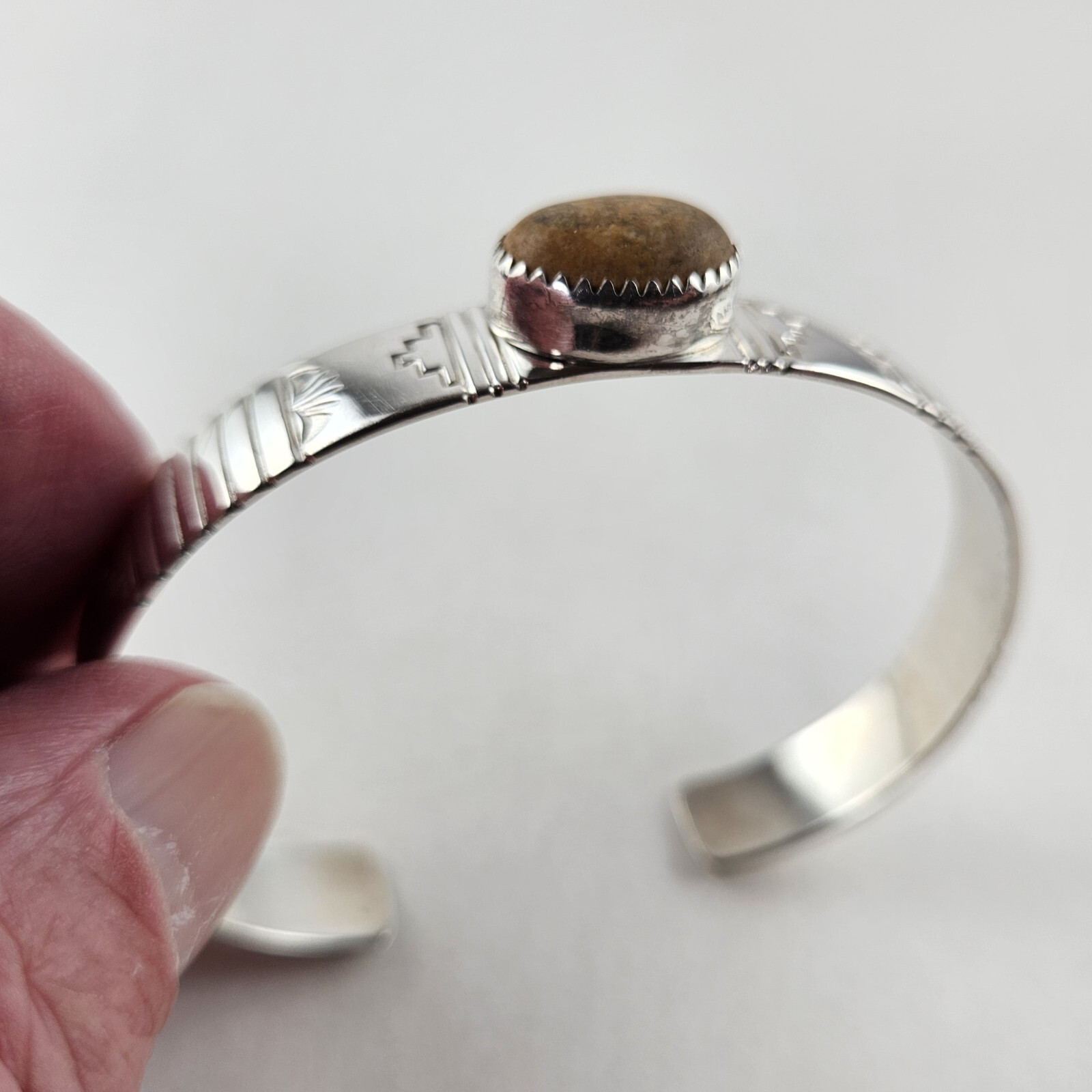 Sterling Silver Navajo T Billy Cuff Bracelet with Brown Jasper 17.0g [8221]