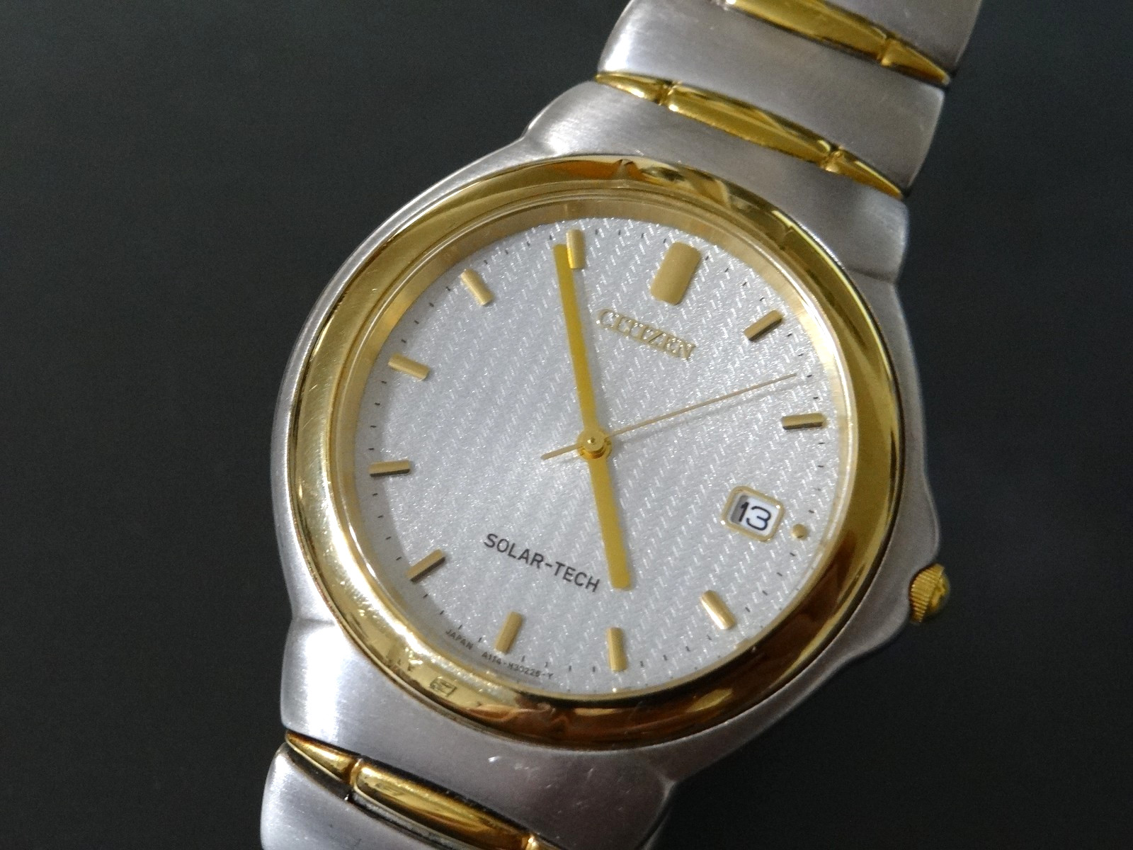 CITIZEN ECO-DRIVE A114-H17974 Two-Tone Gray Gold Band 36mm Watch 6.75″ wrist