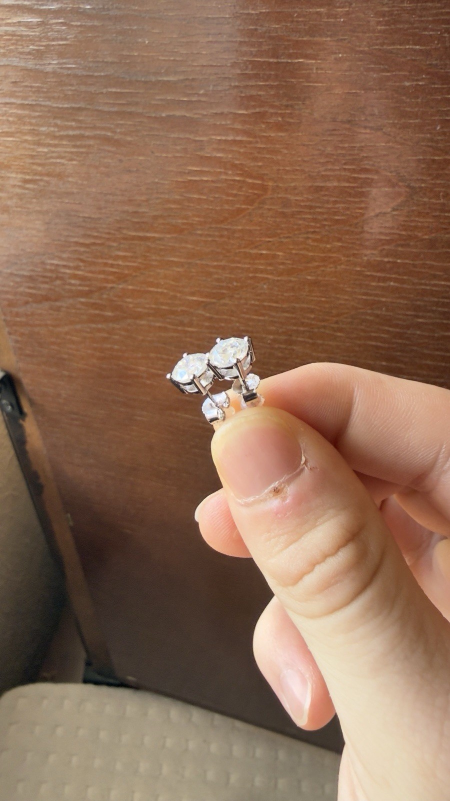 1.0 CT GRA Certified Moissanite Earrings 💎
