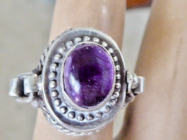 Vintage Taxco Mexico Sterling Silver Amethyst Poison Ring PILL BOX HINGED RING