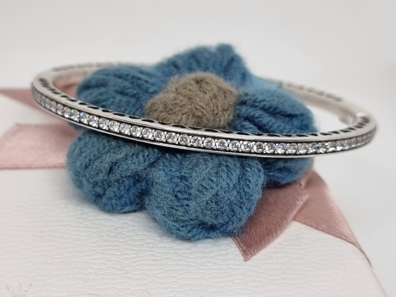 BOXED Genuine Pandora Radiant Hearts Bangle Pink Enamel & Clear CZ 💕 16cm