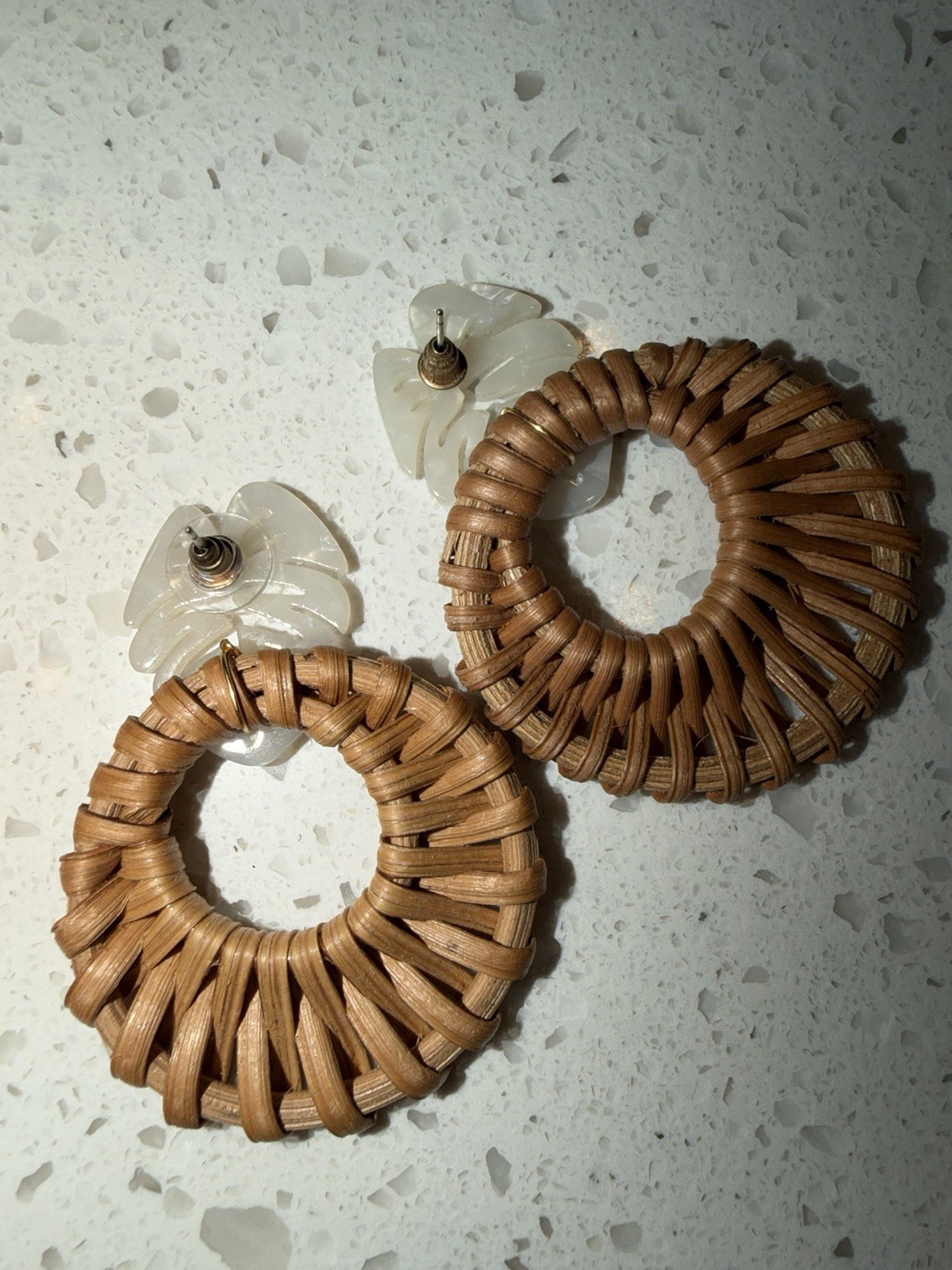 Rattan & Shell Round Dangle/Drop Earrings Post Back Brown/White Boho Beach