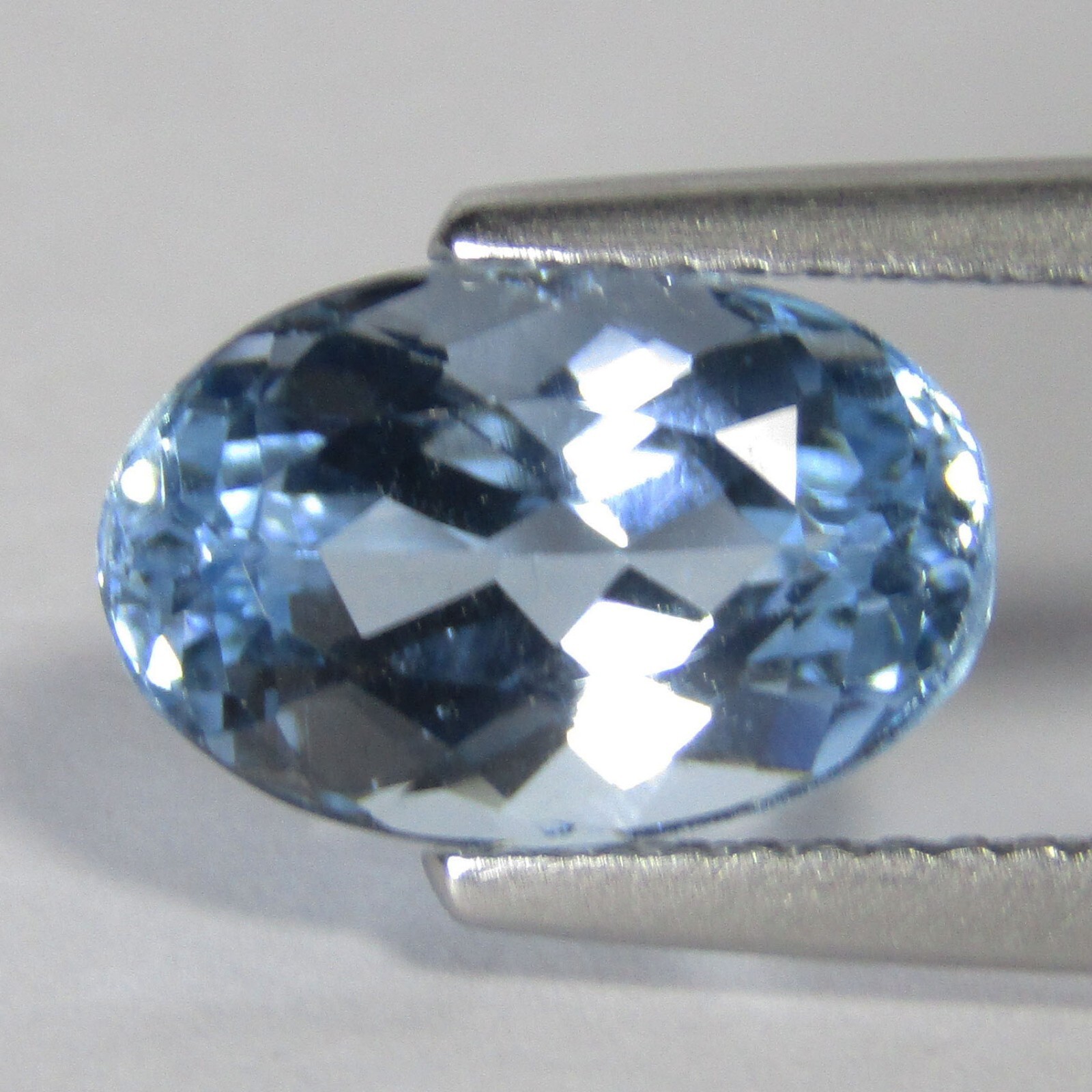 3.06Cts Natural Ravishing Unheated Aquamarine 11×7.2×6.2mm Oval Brazil Gemstone