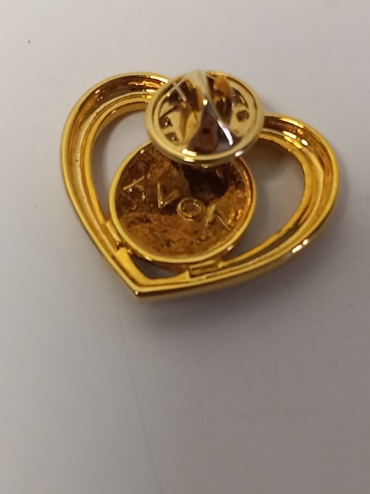 Avon Heart of Asia Pin Jewelry Brooche Gold Toned Metal