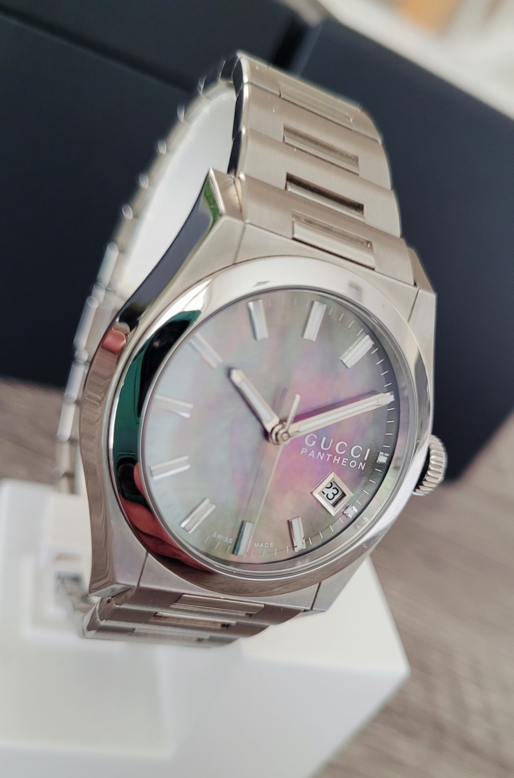 Gucci Pantheon 115.4,Authentic,35MM,Mother Of Pearl Dial,Excellent,Hardly Worn.