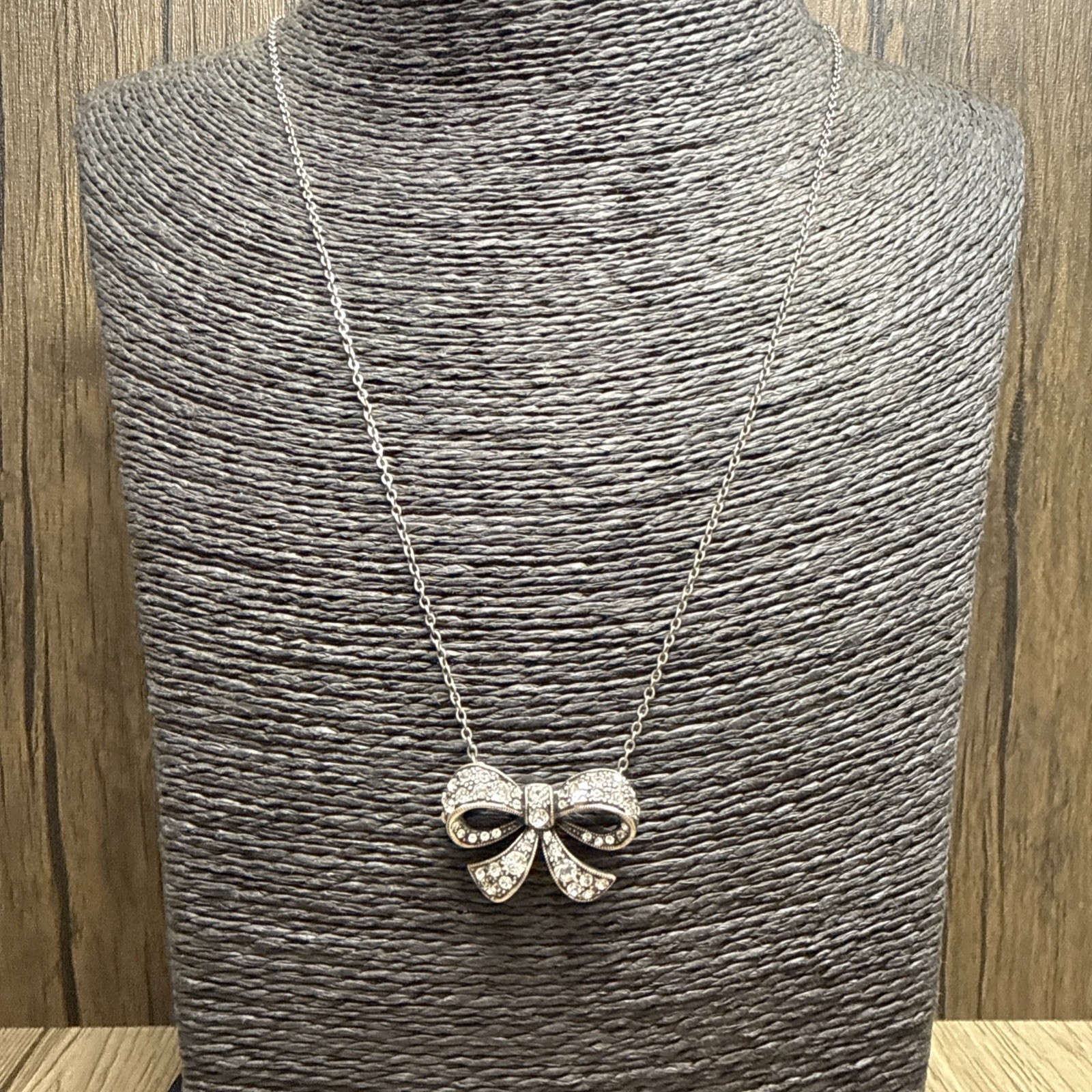 CATH KIDSTON Sparkly Bow Pendant Necklace Silver Tone 51cm/20″ Pretty Retro