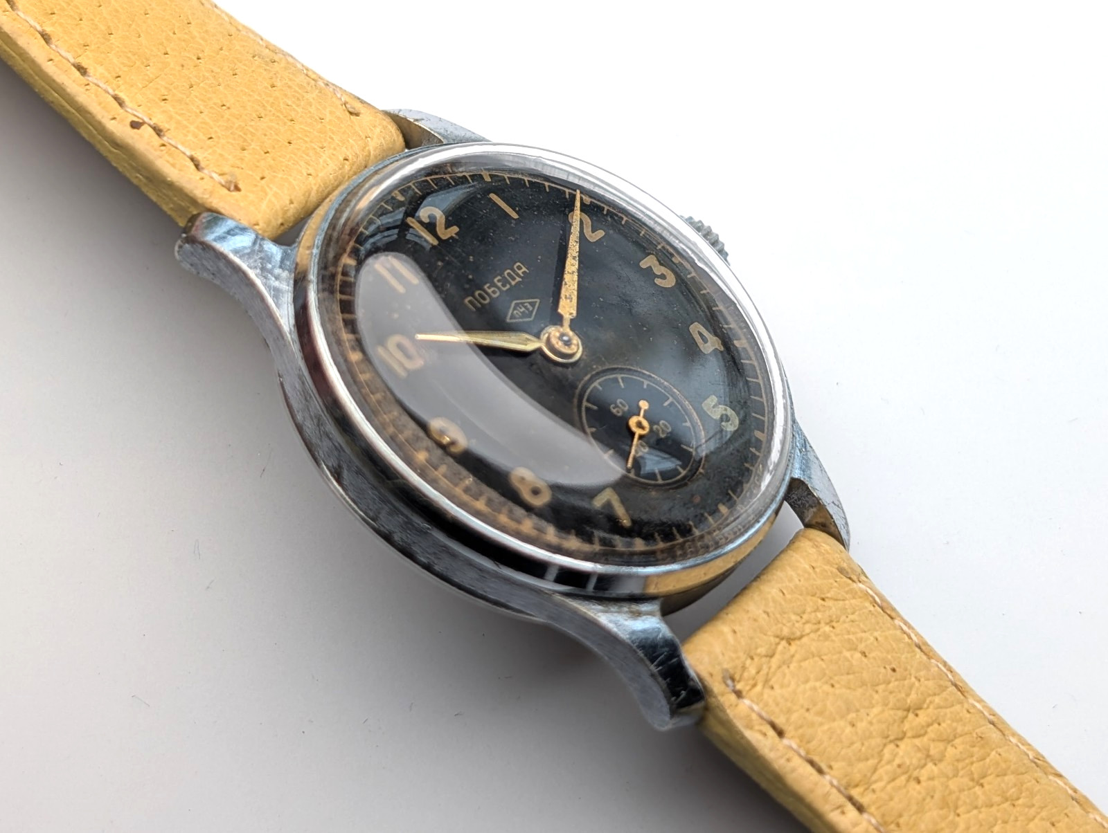 Vintage Pobeda (Победа) Gilt Dial Watch, 15 Jewel PChZ (ПЧЗ) 2602 Movement, 1958