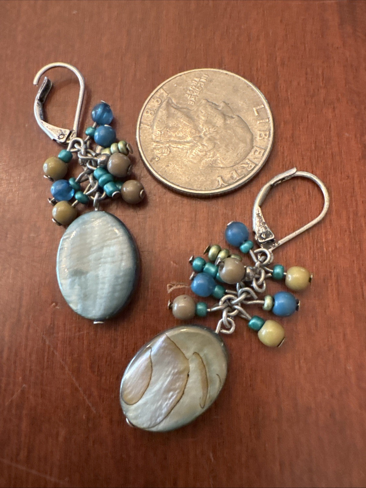 Vtg Dangle/Drop Earrings Gray Oval Shell With Bead Accents Hook Closure 2”. 997