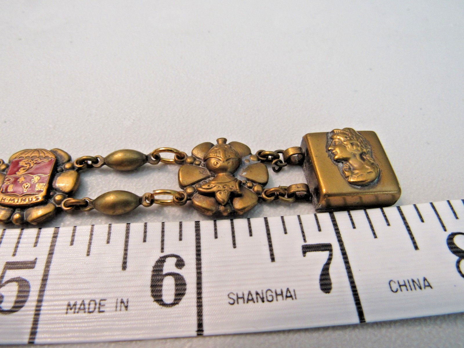 VINTAGE BRASS LION COAT OF ARMS ENAMEL LINK CHARM BRACELET 7 1/2″ FRANCE