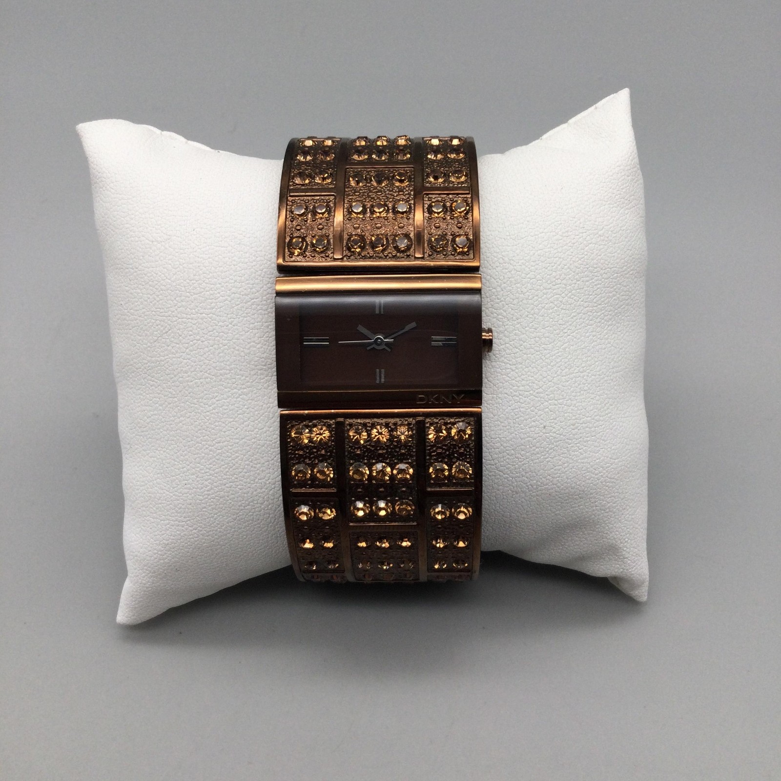 DKNY NY-3885 Womens Watch 28mm Brown Dial Crystals Bangle New Battery 7″