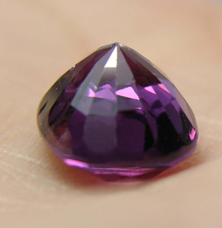 #84 4.10ct Vietnam oval 100% Natural Spinel Gemstone .80g 11.00 X 8.00 X 6.00mm