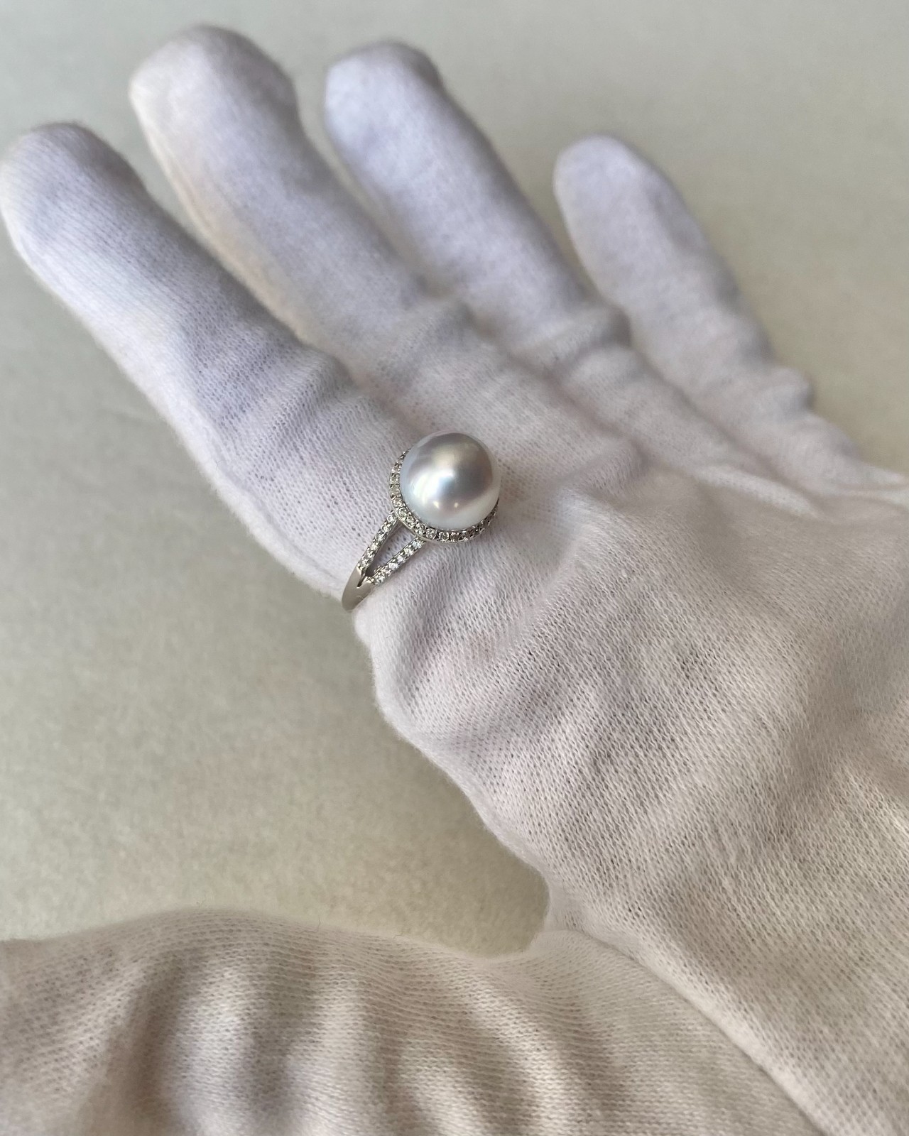 £960 Silver White Australian South Sea Pearl Ring 9.8mm Sparkling Halo S925