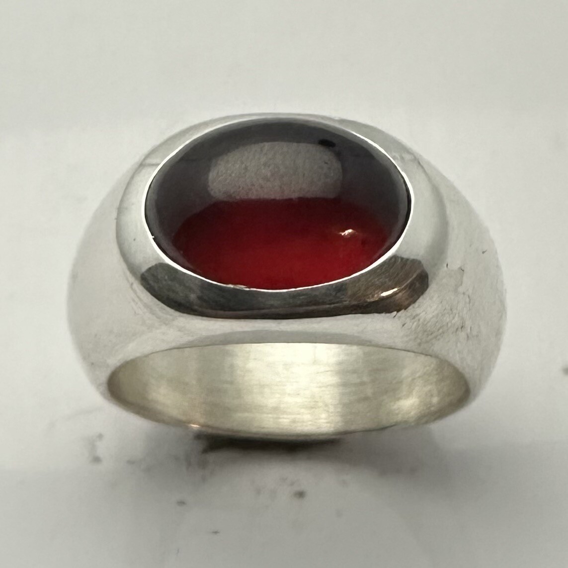 MJG STERLING SILVER MEN’S RING. 14 x 10mm OVAL NATURAL HESSONITE GARNET. SZ 10.