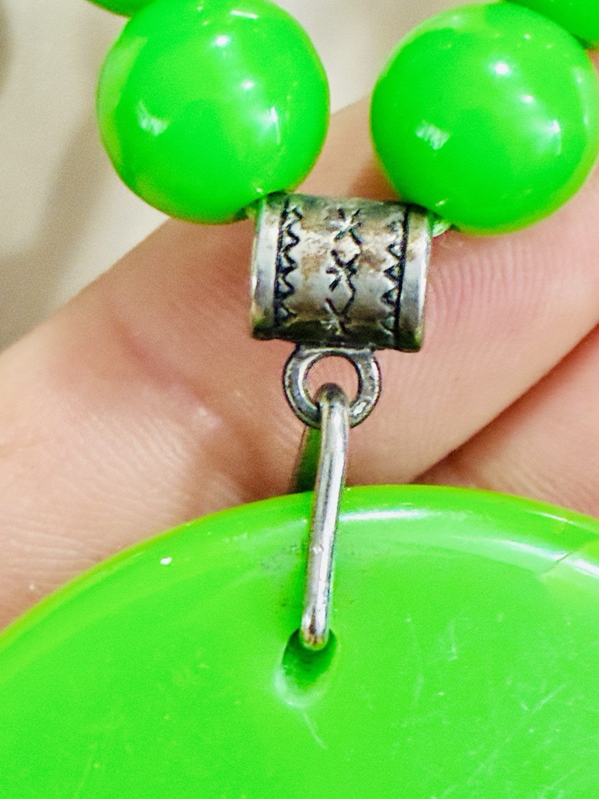 Green Plastic Beaded Statement Necklace, Round Pendant, Adjustable, No Stone