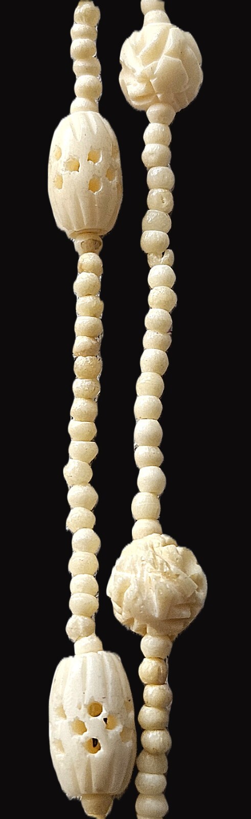CARVED BEADED NECKLACE 24 INCH ~ VINTAGE