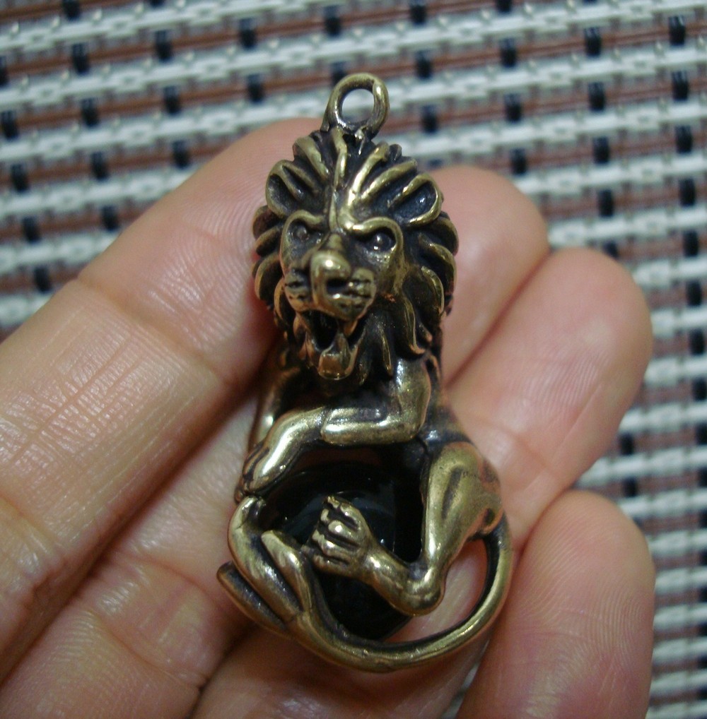 Pure Brass Lion Holding Black Ball Charm Pendant Vintage Style Bags Charms