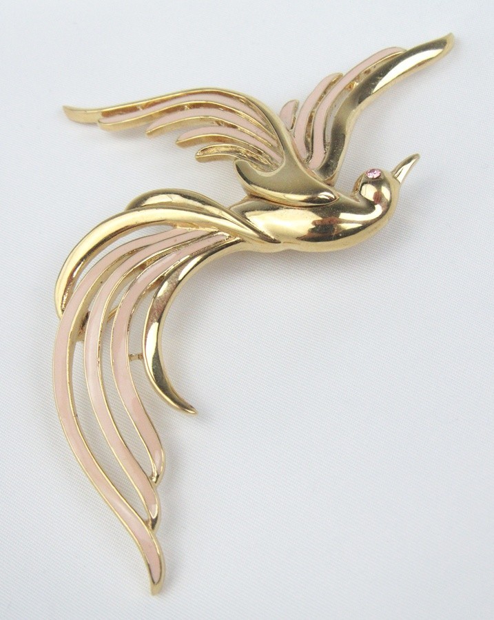 Vintage Signed Trifari Gold Bird of Paradise Pink Enamel Jeweled Eye Brooch Pin
