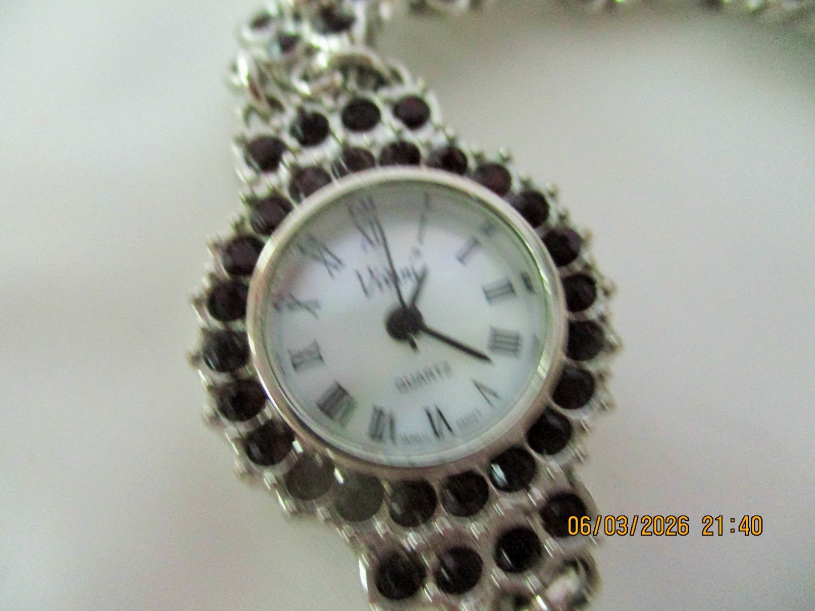 100+ GENUINE GARNETS!!! VINTAGE FLORAL PATTERN BRACELET WATCH; VIVANI, LOVELY !