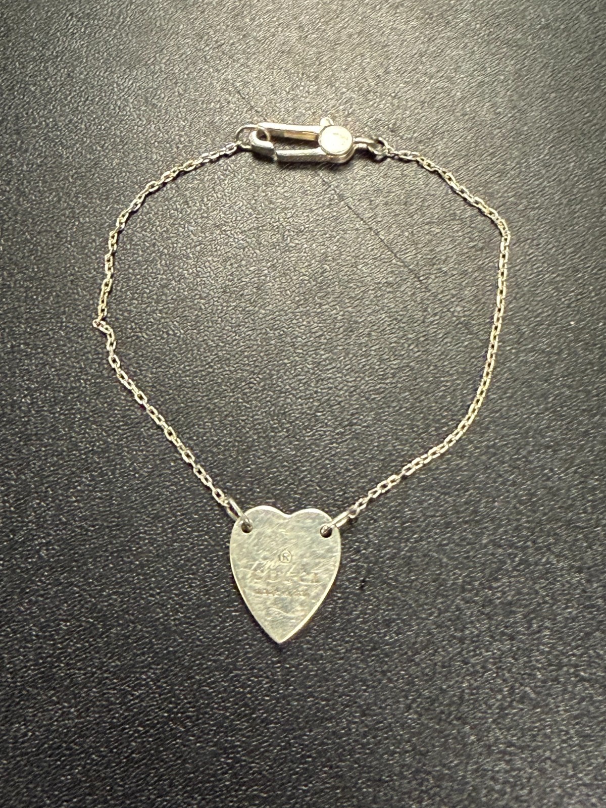 Gucci 925 Sterling Silver Heart Dangle Charm Bracelet Oval Link Lobster Closure