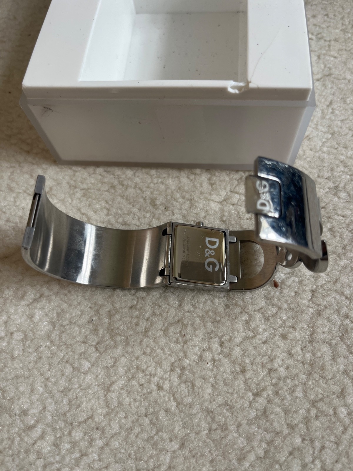 Ladies Dolce & Gabbana bangle bracelet watch diamond detail