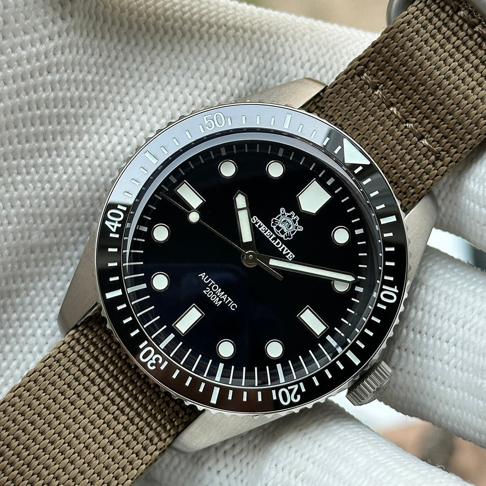 STEELDIVE SD1965 Mens 42.1mm 200M Automatic Dive Watch NH35 Sapphire Steel