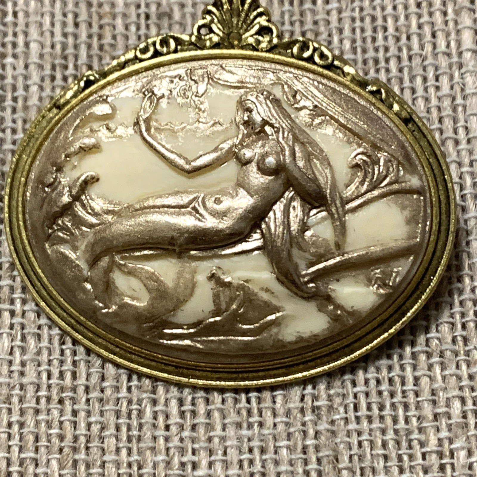 NEW ITEM*LG ELEGANT ART DECO SET MERMAID CAMEO BROOCH/PENDANT COMBO-ivy/gold
