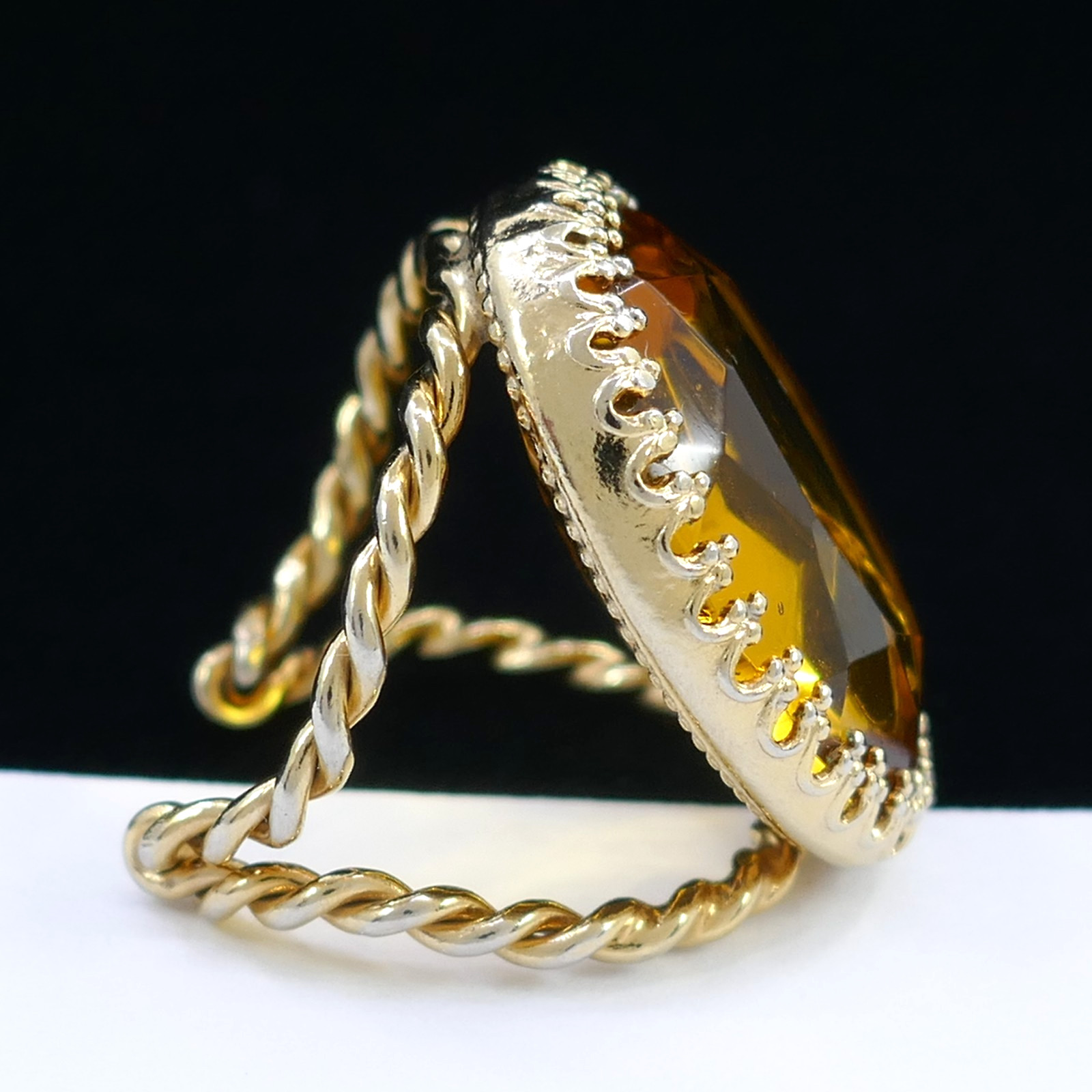 VINTAGE FAUX CITRINE FACETED GLASS RHINESTONE ADJUSTABLE GOLD-TONE OVAL RING