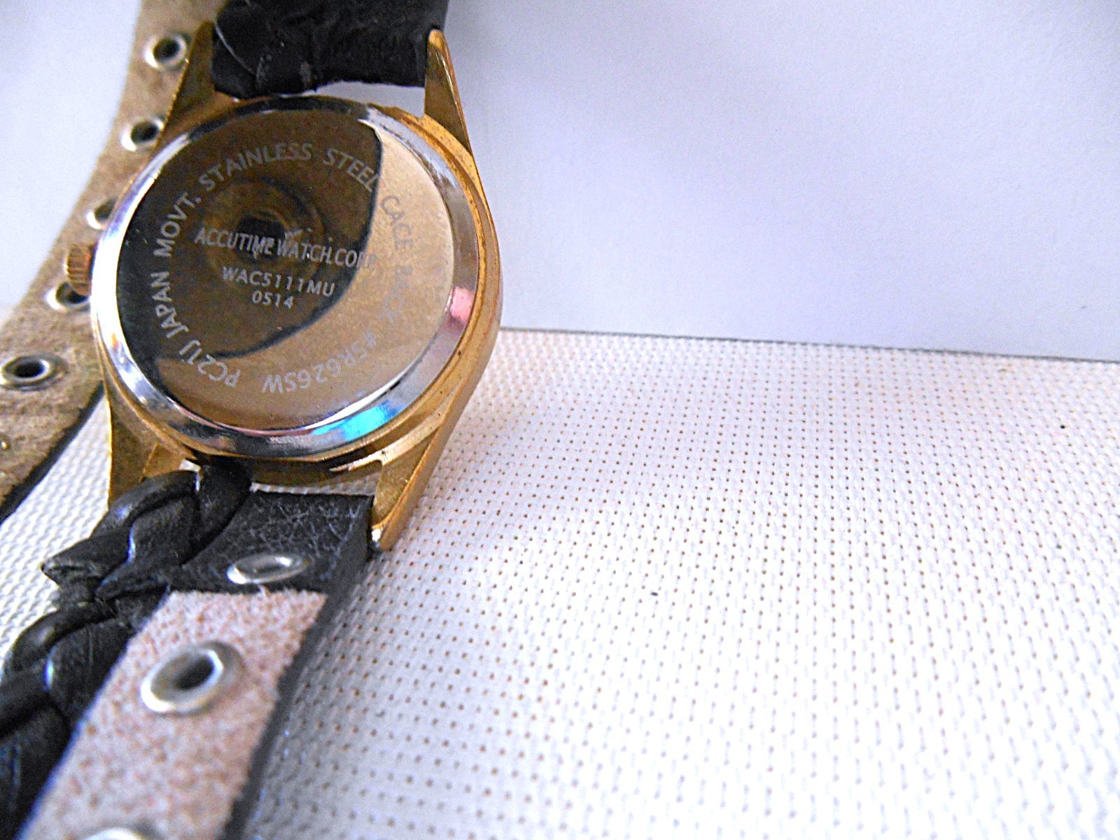 Accutime Watch Corp WAC5111MU Goldtone & Black Bracelet Watch – New Battery
