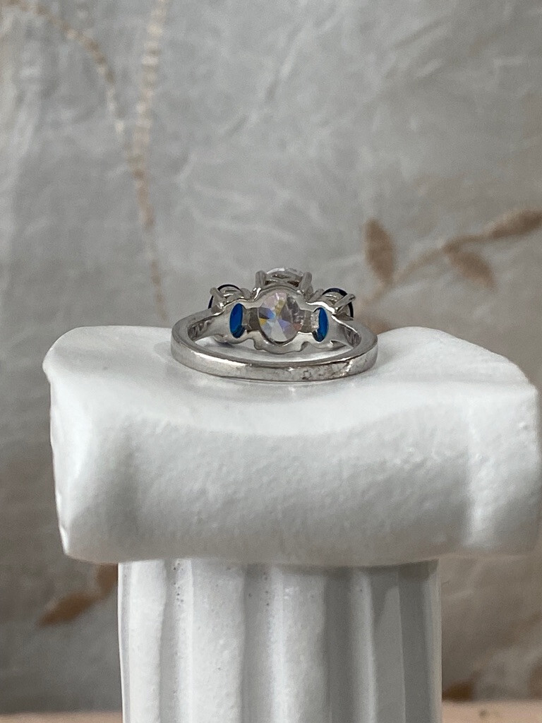 .925 Silver W/ Center CZ & Surrounding Sapphire Style Stones Size 5.75 Ring101