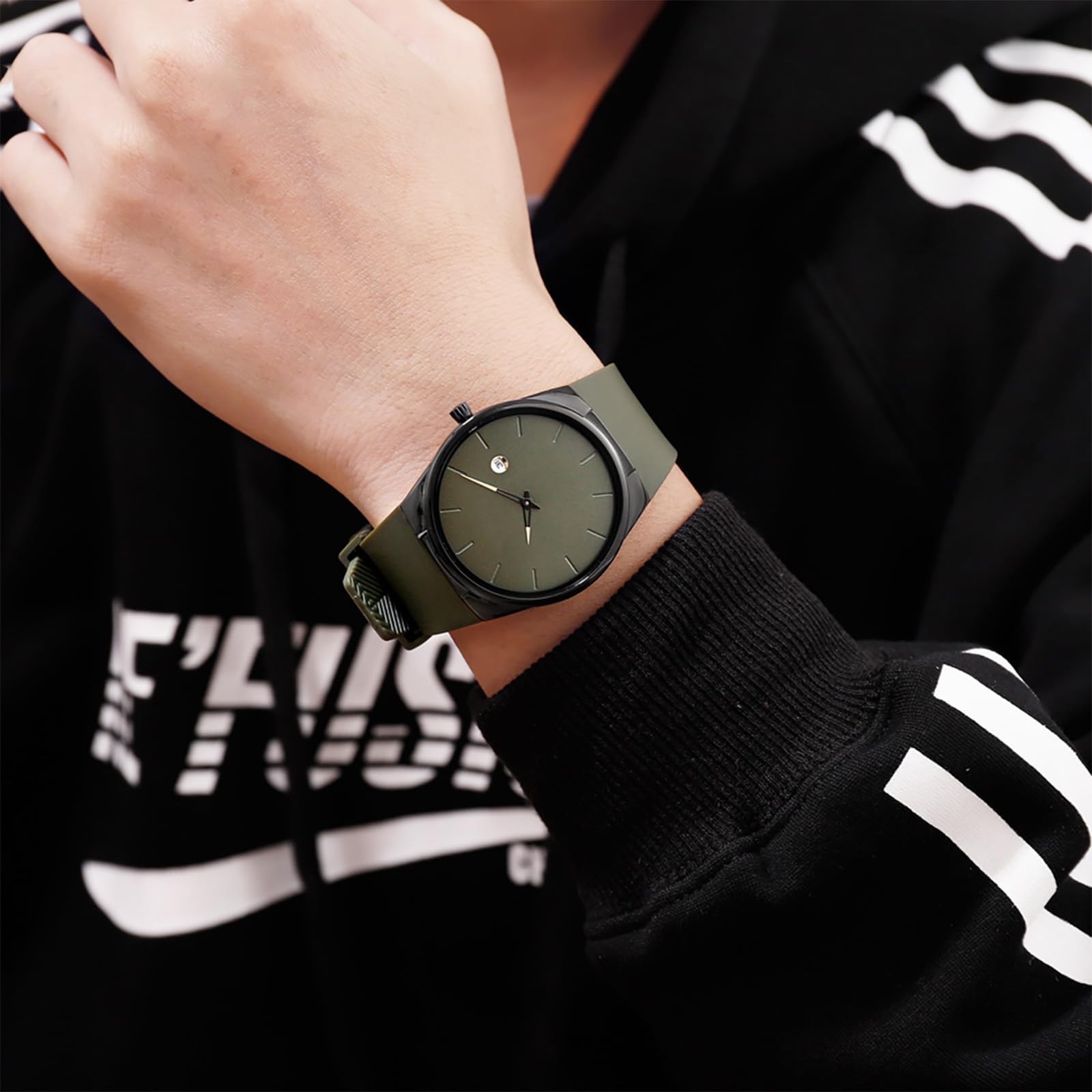 Stylish Waterproof Analog Quartz Wrist Watch for Men & Women – Casual Fashion Ti