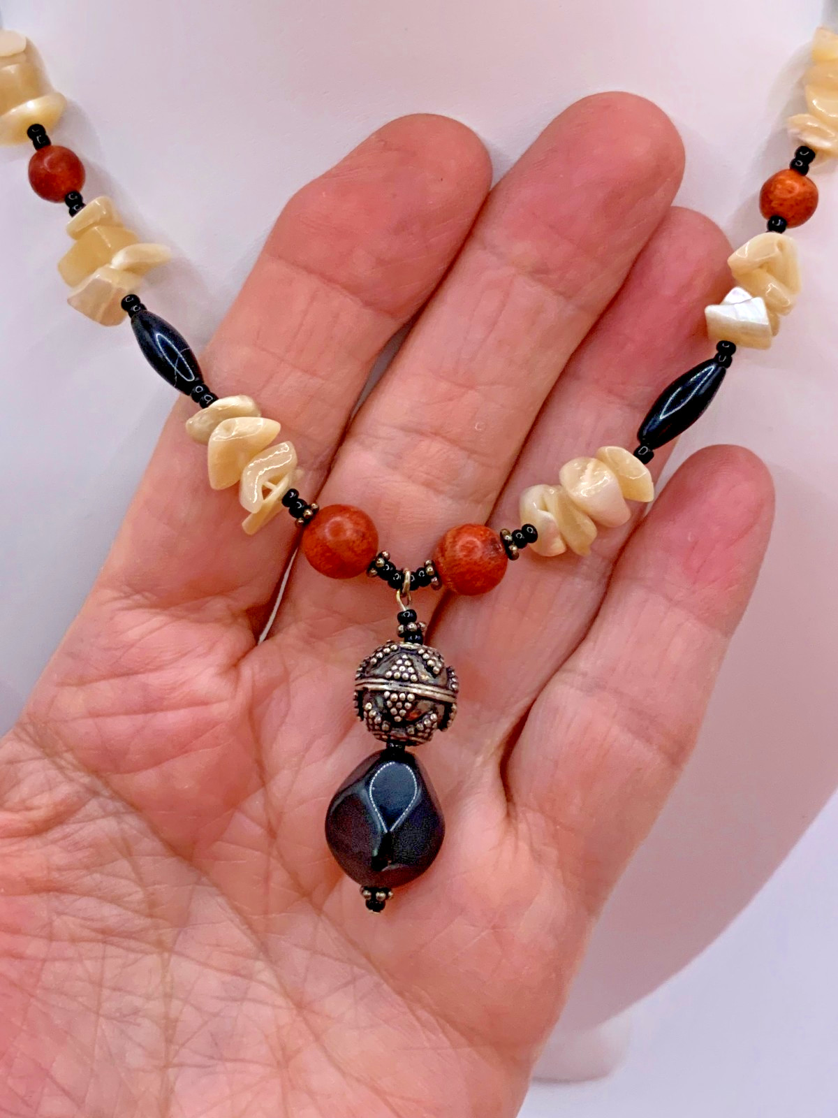 Mother of Pearl Black Onyx Coral Vintage Bead Necklace J866