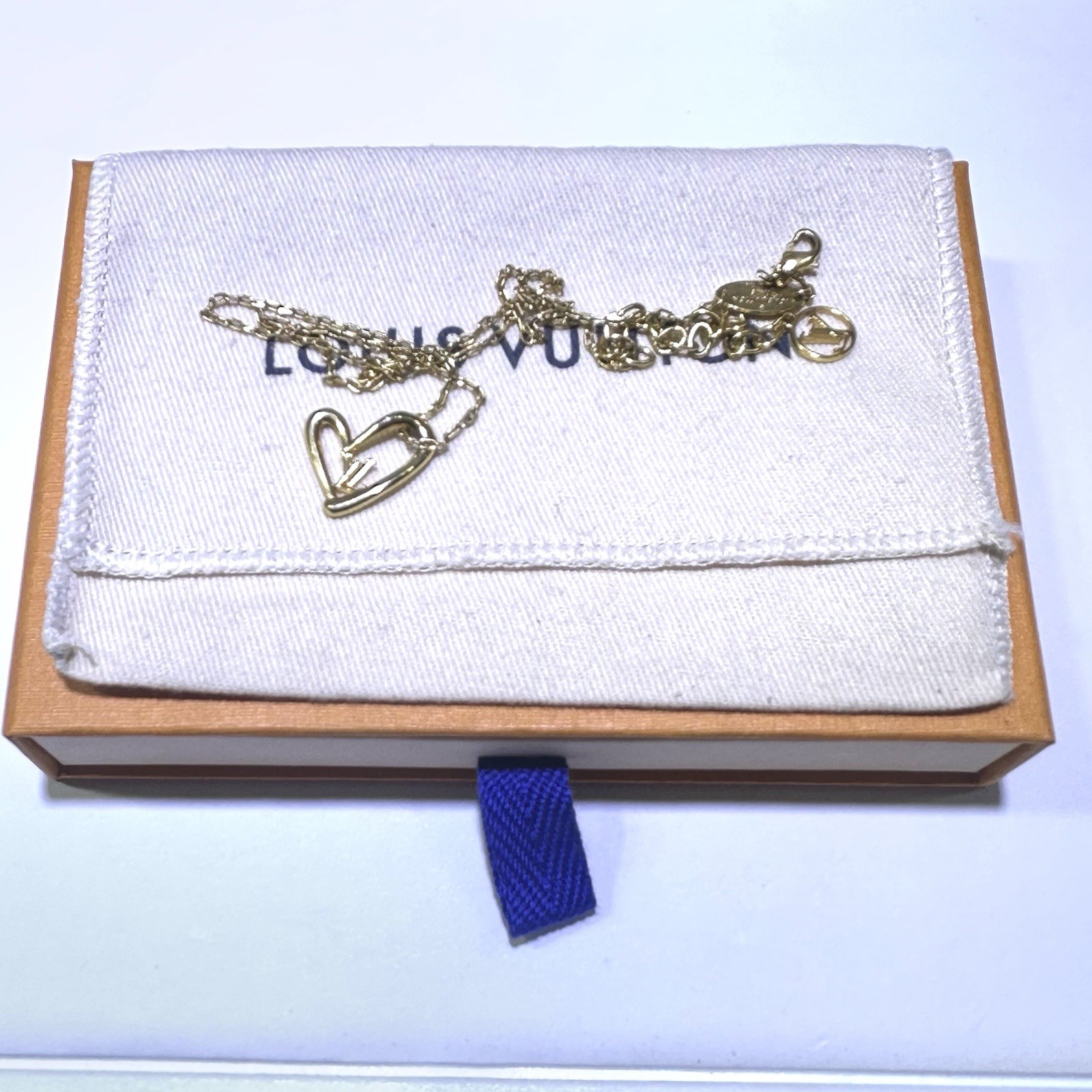 Louis Vuitton Collier Heart Foreign Love Necklace Gold Plated – Dust bag/Box