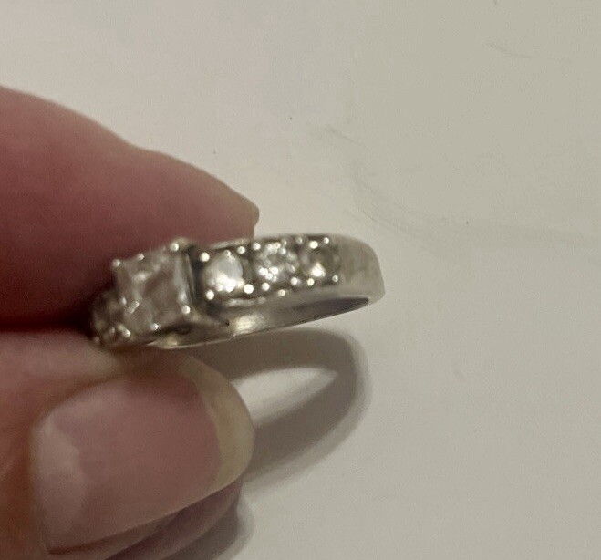 925 Sterling Silver Women’s Ring Size 7 Stamped SU CZ TH Cubic Zirconia