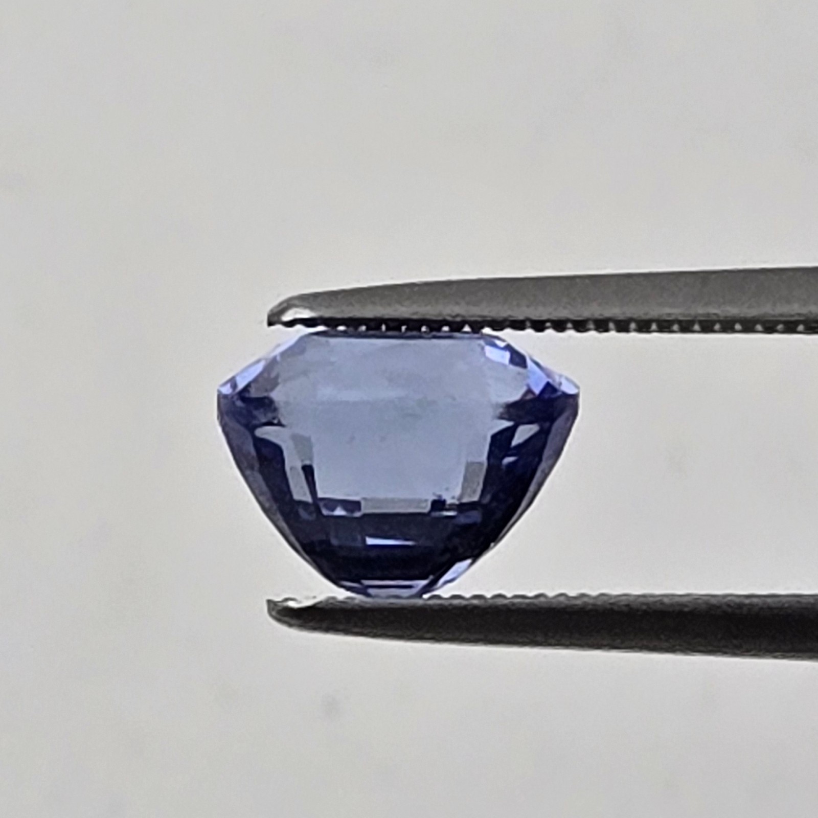 GIA REPORT LOOSE FACETED NO HEAT SAPPHIRE 3.17 CTS. FROM SRI LANKA