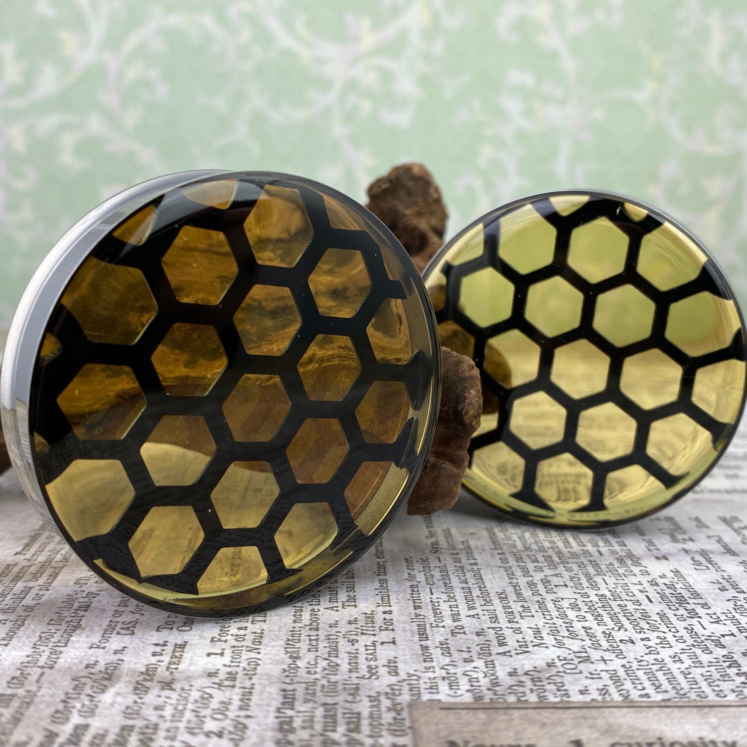 Embedded Acrylic Honeycomb Plugs in Amber Resin (EMB-018) gauges
